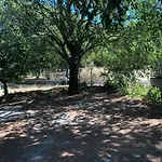 ゲストハウス Independante Au Joli Mazet A Idealement Situe Entre La Garrigue Et La