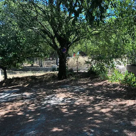 게스트하우스 Independante Au Joli Mazet A Idealement Situe Entre La Garrigue Et La