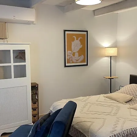 ゲストハウス Independante Au Joli Mazet A Idealement Situe Entre La Garrigue Et La ニーム