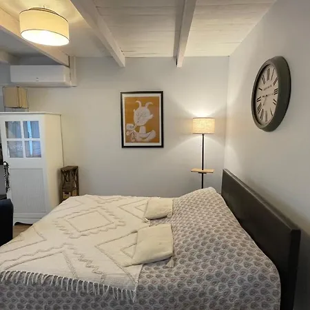 Independante Au Joli Mazet A Idealement Situe Entre La Garrigue Et La