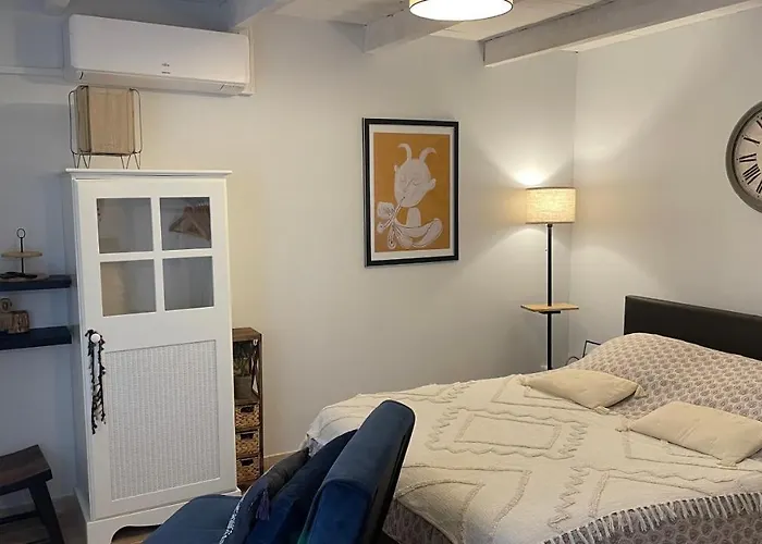 בית הארחה Independante Au Joli Mazet A Idealement Situe Entre La Garrigue Et La נים