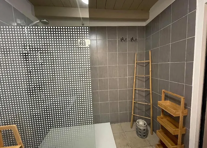 Independante Au Joli Mazet A Idealement Situe Entre La Garrigue Et La בית הארחה נים