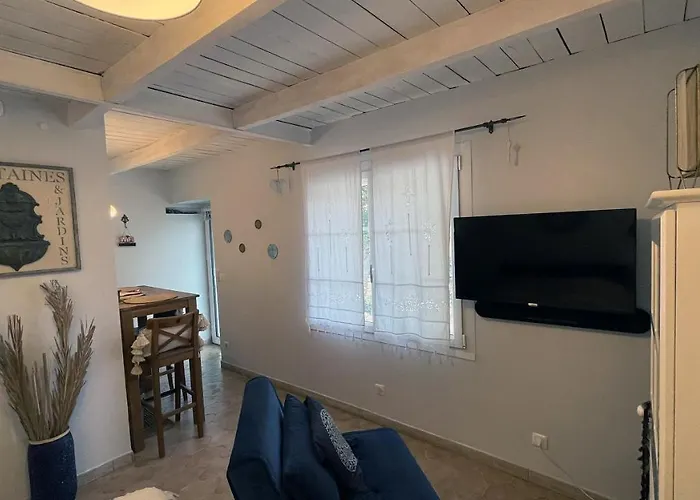 Independante Au Joli Mazet A Idealement Situe Entre La Garrigue Et La 4* נים