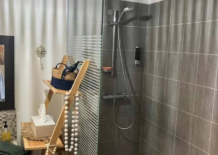 בית הארחה Independante Au Joli Mazet A Idealement Situe Entre La Garrigue Et La