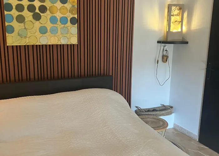 Independante Au Joli Mazet A Idealement Situe Entre La Garrigue Et La 4* נים